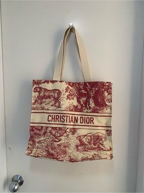 Brand New Christian Dior Exclusive Gift with purchase Straw Tote Bag